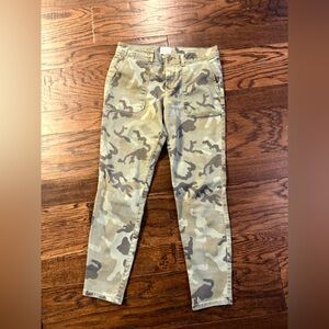 Camouflage Print Pants women, sanctuary size 29 extremely cool pockets EUC